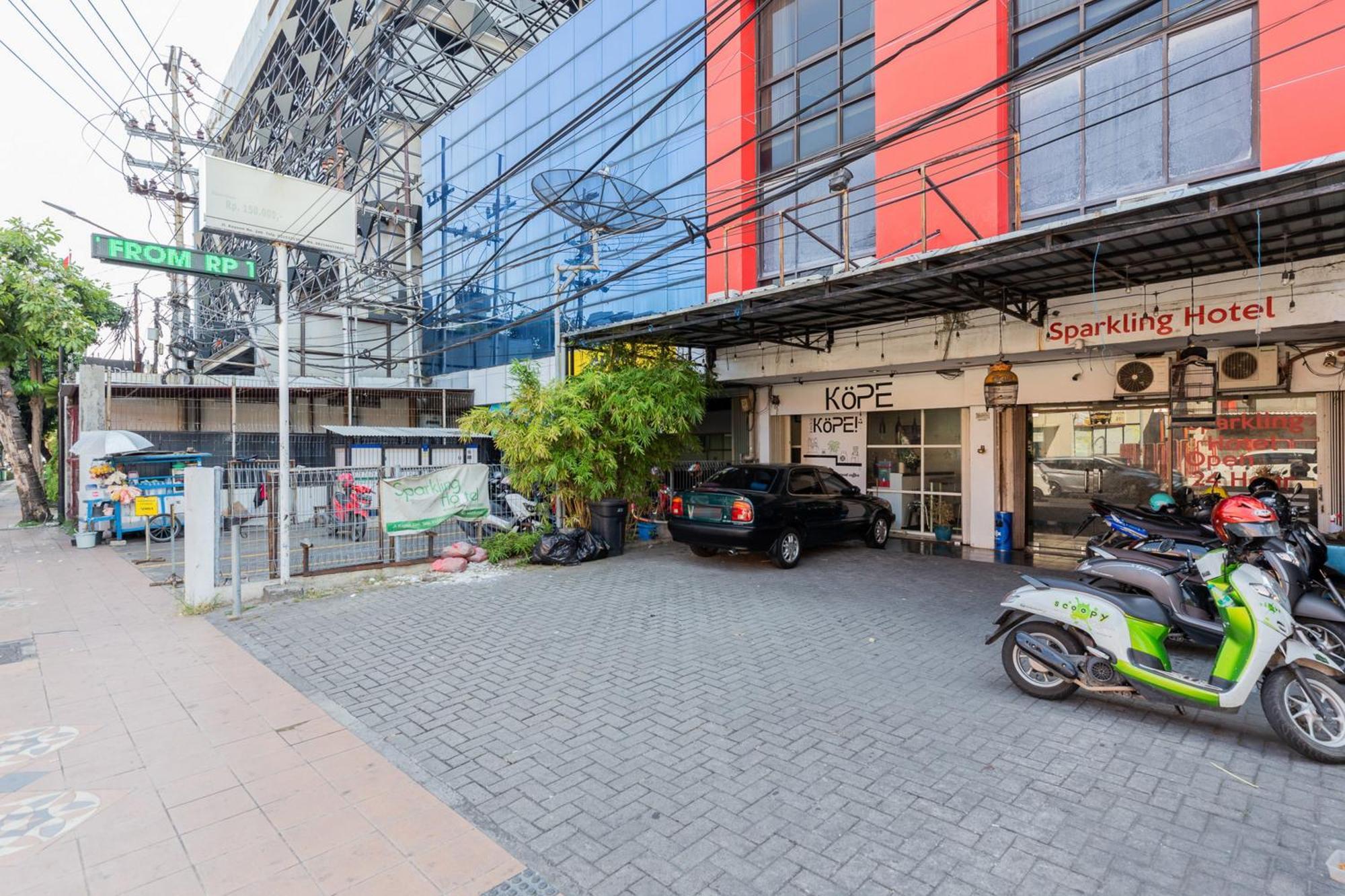 Reddoorz At Sparkling Hotel Surabaya Ngoại thất bức ảnh